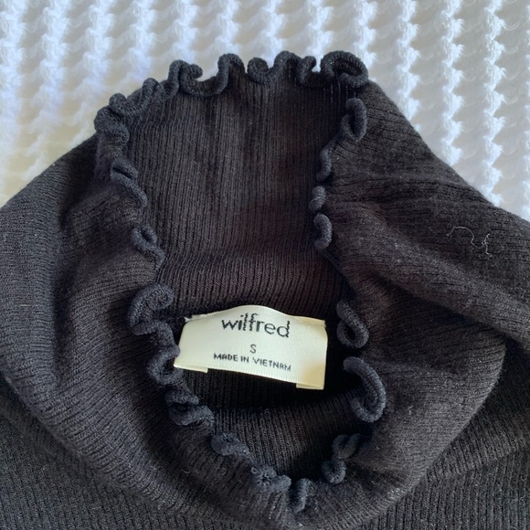 Wilfred aritzia black long sleeve turtle neck - Picture 2 of 2